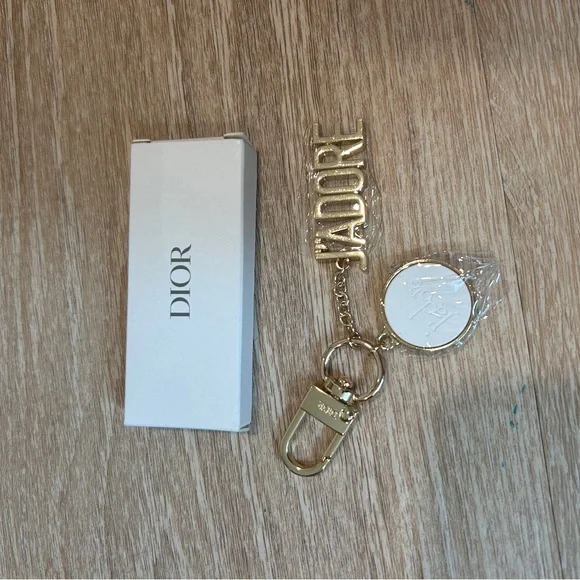 Dior Gold Key and Card Holder Accessory - Picture 2 of 2